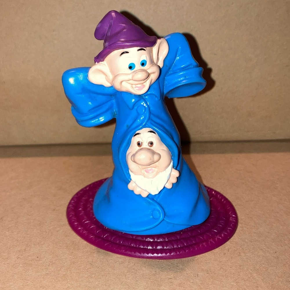 Disney Snow White Dwarfs Happy And Dopey Coat Toy Action Figure Vintage McDonald